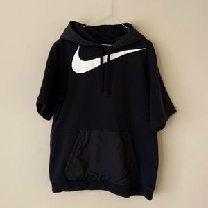NIKE | SHORT SLEEVE HOODIE
